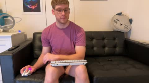 Snapshot of blueeyedtallguy chatting on 12.27.24 blueeyedtallguy online show from 12.27.24