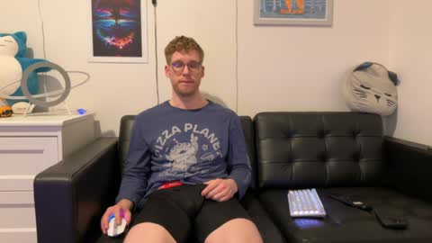 Snapshot of blueeyedtallguy chatting on 12.29.24 blueeyedtallguy online show from 12.29.24