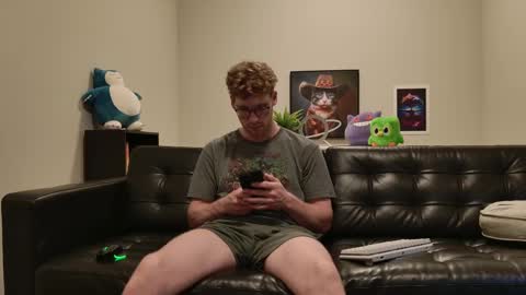 Snapshot of blueeyedtallguy chatting on 09.18.25 blueeyedtallguy online show from 09.18.25