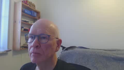 blueeyesn8 online show from 12.20.24