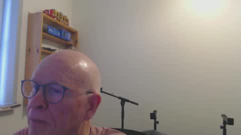 blueeyesn8 online show from 12.28.24