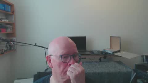blueeyesn8 online show from 02.17.25