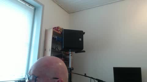 blueeyesn8 online show from 10.11.25