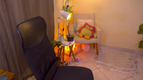 Snapshot of blueflora chatting on 05.21.26 FLORAA online show from 05.21.26