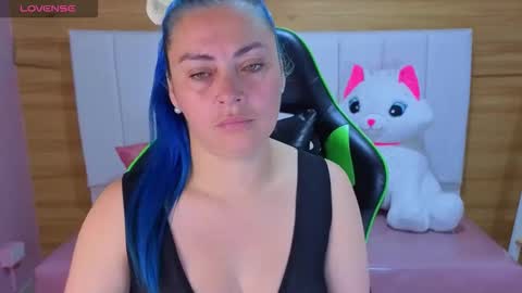 Mia  online show from 01.10.26