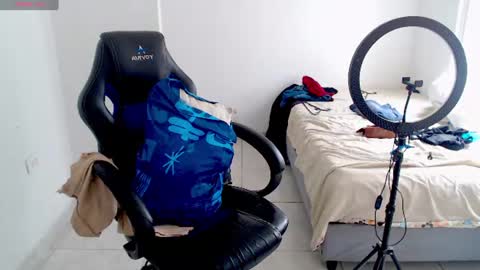 Snapshot of blumbum chatting on 07.08.26 Hey guysI am BrendaWelcome my room online show from 07.08.26
