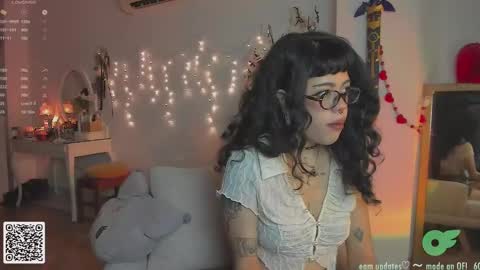 Snapshot of blushing_nymph chatting on 02.28.25 Im Nym Justa nymph on twitter and IG online show from 02.28.25