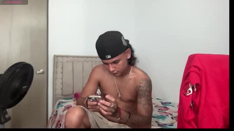 Bob  INDEPENDENT MODEL online show from 10.28.25