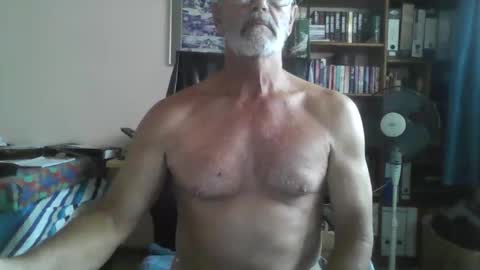Snapshot of bobbgud chatting on 09.12.25 Bobbgud online show from 09.12.25