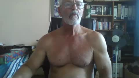 Snapshot of bobbgud chatting on 09.21.25 Bobbgud online show from 09.21.25