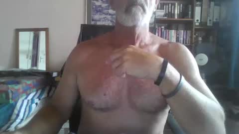 Snapshot of bobbgud chatting on 12.18.25 Bobbgud online show from 12.18.25