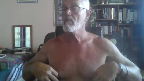 Snapshot of bobbgud chatting on 04.16.26 Bobbgud online show from 04.16.26