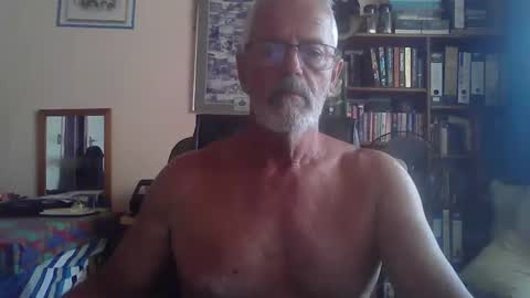 Snapshot of bobbgud chatting on 04.19.26 Bobbgud online show from 04.19.26