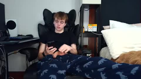 Snapshot of bobby72738 chatting on 09.25.25 bobby72738 online show from 09.25.25