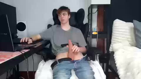 Snapshot of bobby72738 chatting on 10.10.25 bobby72738 online show from 10.10.25