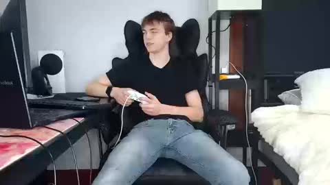 Snapshot of bobby72738 chatting on 10.11.25 bobby72738 online show from 10.11.25