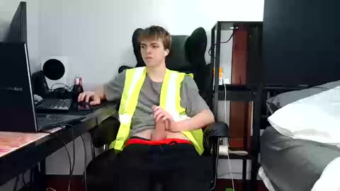 Snapshot of bobby72738 chatting on 10.13.25 bobby72738 online show from 10.13.25