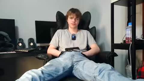 Snapshot of bobby72738 chatting on 12.15.25 bobby72738 online show from 12.15.25