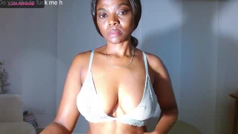 Snapshot of body_desire chatting on 02.19.25 danna online show from 02.19.25