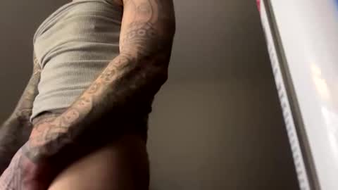 Snapshot of bodyart85_19 chatting on 01.06.25 Bodyart85 19 online show from 01.06.25