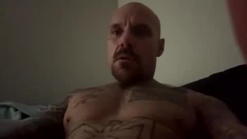 Snapshot of bodyart85_19 chatting on 03.01.25 Bodyart85 19 online show from 03.01.25