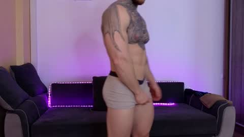 Snapshot of bodyouwant chatting on 01.27.25 bodyouwant online show from 01.27.25