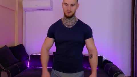 Snapshot of bodyouwant chatting on 02.09.25 bodyouwant online show from 02.09.25