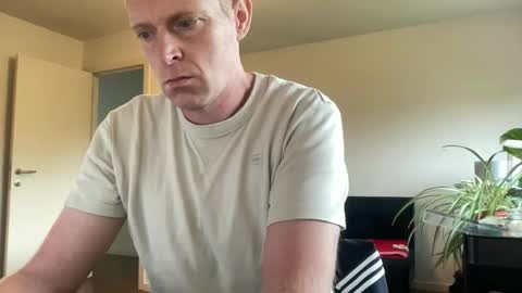 Snapshot of boegieboy76 chatting on 10.17.25 ask me online show from 10.17.25