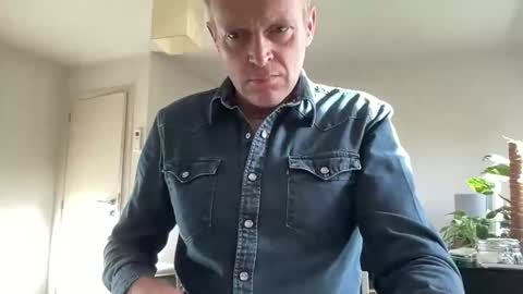 Snapshot of boegieboy76 chatting on 11.04.25 ask me online show from 11.04.25