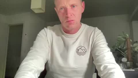 Snapshot of boegieboy76 chatting on 11.20.25 ask me online show from 11.20.25