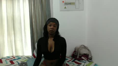 Snapshot of boitylips chatting on 06.18.26 boitylips online show from 06.18.26