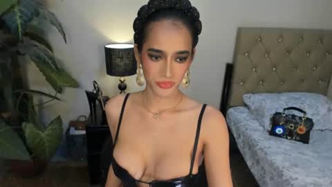 bombshelllaurax online show from 01.19.26