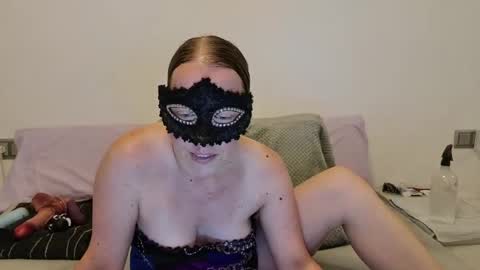 Snapshot of bonbonsitos_69 chatting on 07.23.26 Lucy online show from 07.23.26