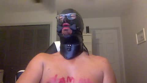 Snapshot of bondageguy12 chatting on 12.28.24 Bondage lover online show from 12.28.24