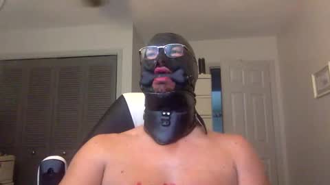 Snapshot of bondageguy12 chatting on 12.28.24 Bondage lover online show from 12.28.24