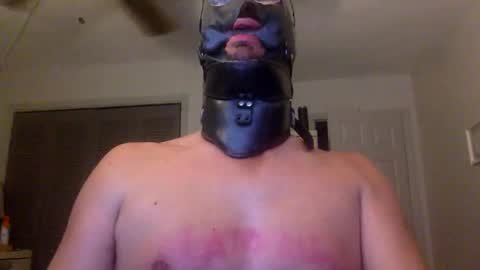 Snapshot of bondageguy12 chatting on 12.28.24 Bondage lover online show from 12.28.24