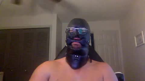 Snapshot of bondageguy12 chatting on 12.29.24 Bondage lover online show from 12.29.24