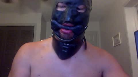 Snapshot of bondageguy12 chatting on 12.29.24 Bondage lover online show from 12.29.24