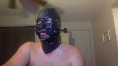 Snapshot of bondageguy12 chatting on 01.01.25 Bondage lover online show from 01.01.25