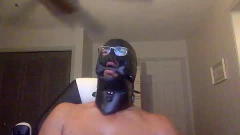 Snapshot of bondageguy12 chatting on 01.02.25 Bondage lover online show from 01.02.25