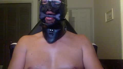 Snapshot of bondageguy12 chatting on 01.02.25 Bondage lover online show from 01.02.25