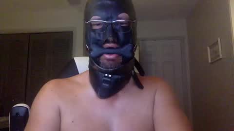Snapshot of bondageguy12 chatting on 01.09.25 Bondage lover online show from 01.09.25