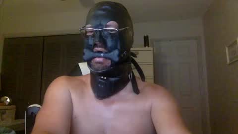 Snapshot of bondageguy12 chatting on 01.09.25 Bondage lover online show from 01.09.25