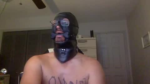 Snapshot of bondageguy12 chatting on 01.10.25 Bondage lover online show from 01.10.25