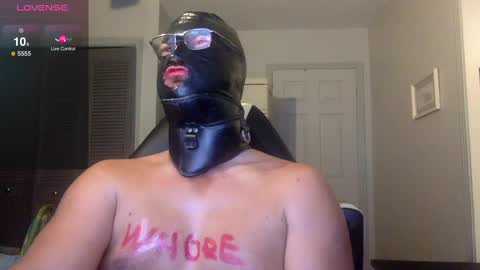 Snapshot of bondageguy12 chatting on 01.19.25 Bondage lover online show from 01.19.25