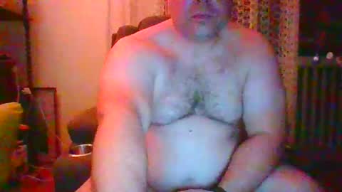 Snapshot of bondsuckslut chatting on 01.11.25 borntosuck online show from 01.11.25