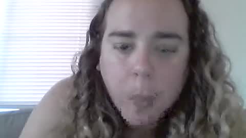 Snapshot of bongmamabear chatting on 07.14.26 bongmamabear online show from 07.14.26