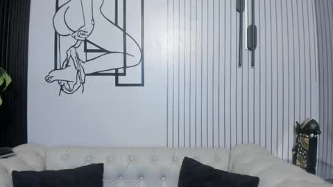 Snapshot of bonny_petite chatting on 04.23.26 Vicky online show from 04.23.26