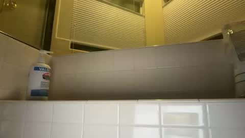 Snapshot of bonoanal chatting on 11.30.25 bonoanal online show from 11.30.25