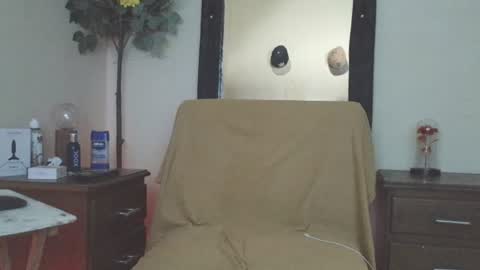 Snapshot of bonsai160723 chatting on 07.20.26 kevin hart online show from 07.20.26